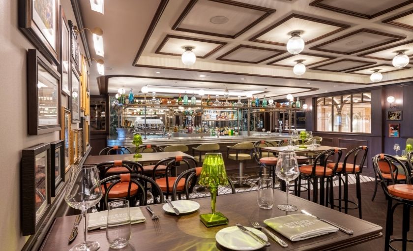 Barrestaurant op de MSC Virtuosa